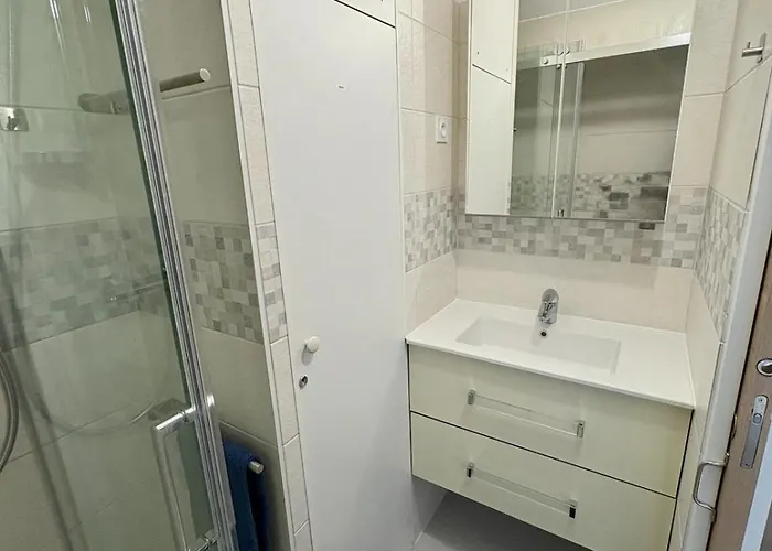 Duplex Front De Avec Terrasse Privee Gruissan